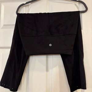 Lululemon Black cropped leggings size 6 with cute cut out details on legs